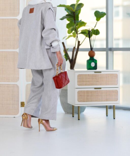Alternative view of Linen set